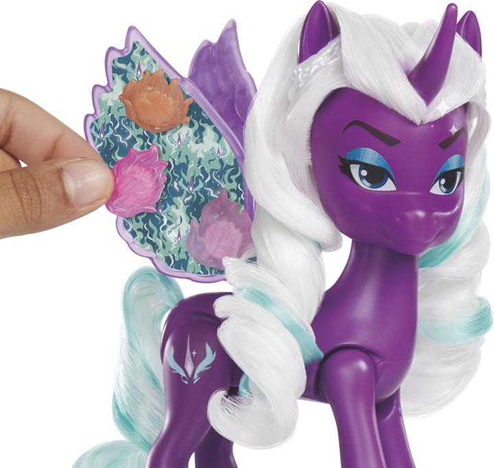 Produktbild My Little Pony Zipp Storm Überraschungsflügel Modepuppe mit Flügeln und Zubehör