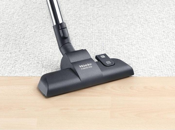 Actual product image Miele Classic C1 Easy Red Powerline