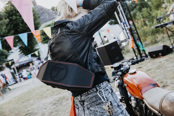 Actual product image Teufel Rockster Cross (16 h, Rechargeable battery operated, Electrical connection)