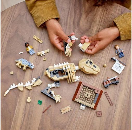 Produktbild LEGO T. Rex-Skelett in der Fossilienausstellung (76940, LEGO Jurassic World)