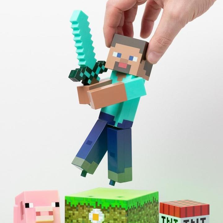 Actual product image Paladone Products Steve Diorama Funkoal Light