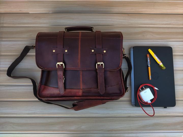 Produktbild Only-Bags.Store Echtes Leder Umhängetasche, Laptop-Tasche, Umhängetasche, Geschenk für Männer, Büro Tasche, Arbeit