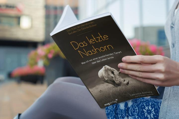 Actual product image Das letzte Nashorn (German, Graham Spence, 2020)