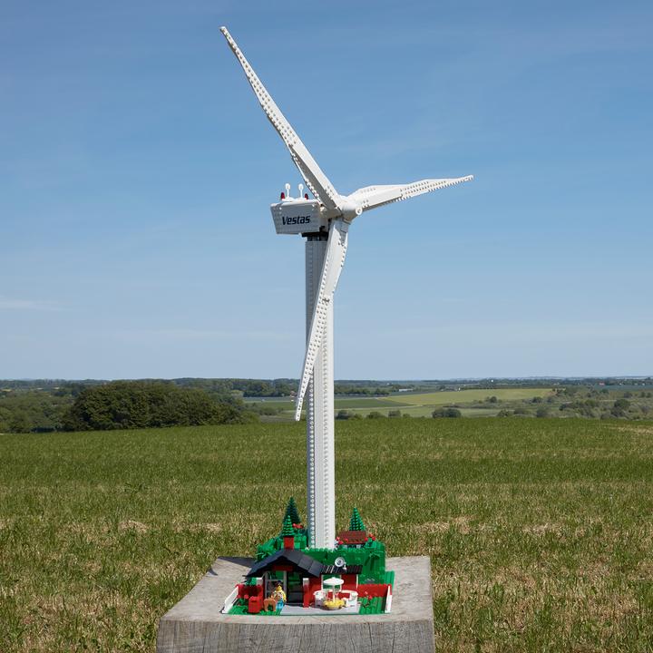 Actual product image LEGO Vestas wind turbine (10268, LEGO Creator Expert)