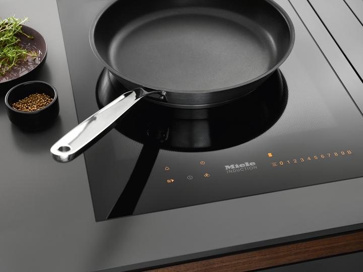 Actual product image Miele KMBP 2800-2 (28 cm, Frying pan, Stainless steel)
