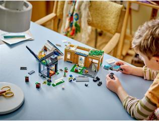 Image du produit LEGO Maison familiale avec voiture électrique (60398, LEGO City)