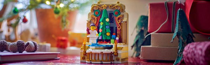Image du produit LEGO Scène de la ballerine et de Casse-Noisette (40701, LEGO DC)