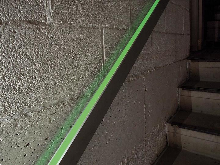 Productafbeelding Perel Glow-in-the-dark tape 1,5 cm x 10 m - Groen
