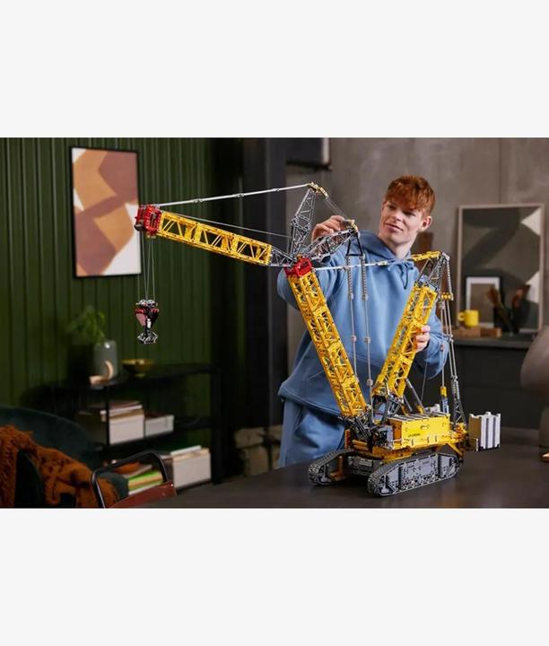 Actual product image LEGO Liebherr LR 13000 crawler crane (42146, LEGO Technic)