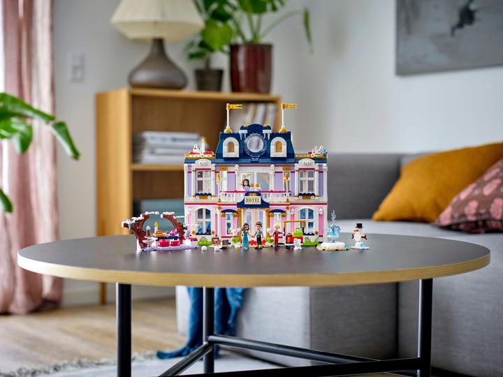 Actual product image LEGO Heartlake City Hotel (41684, LEGO Friends)