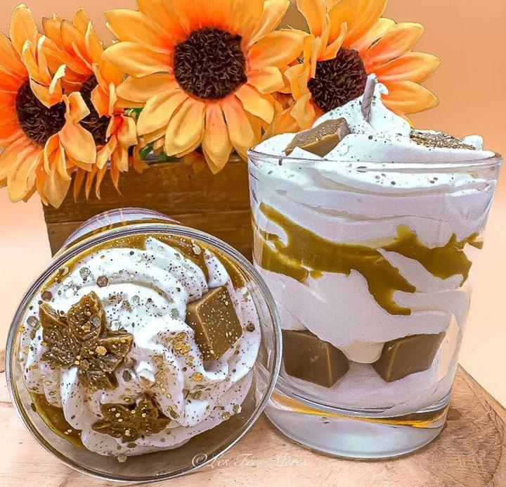 Produktbild Les Fées Mères Gourmet Aroma Kerze Duftkerze Geschenk Deko Kerze - Karamell mit gesalzener Butter - (350 g)