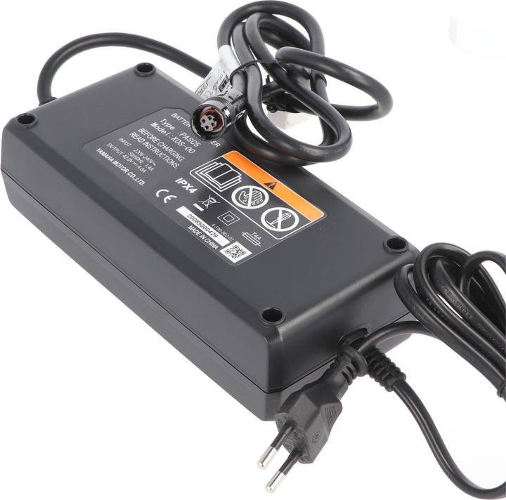 Actual product image Yamaha Charger 4A for 36V battery 4-pin (E-bike charger)