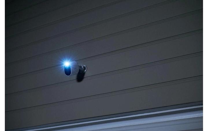 Actual product image Arlo Essential Spotlight, kit 3 cameras white (1920 x 1080 Pixels)