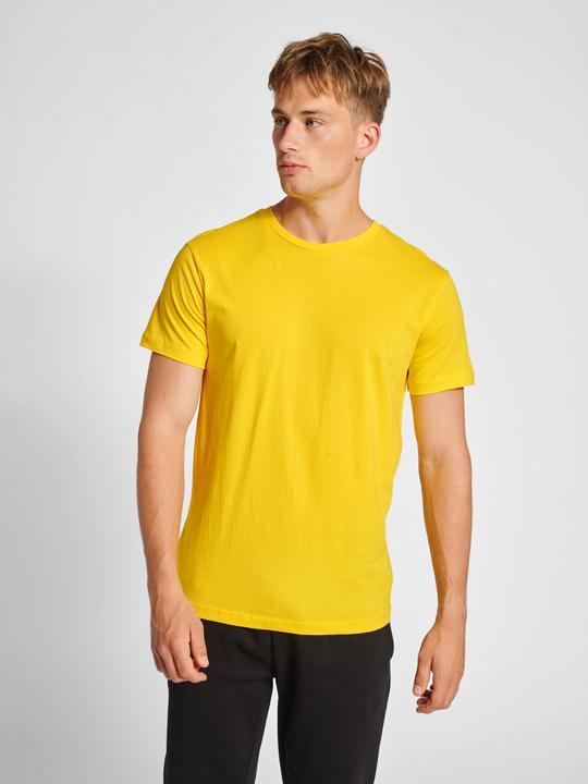 Actual product image hummel Hmlred Basic T-Shirt S/S (L)