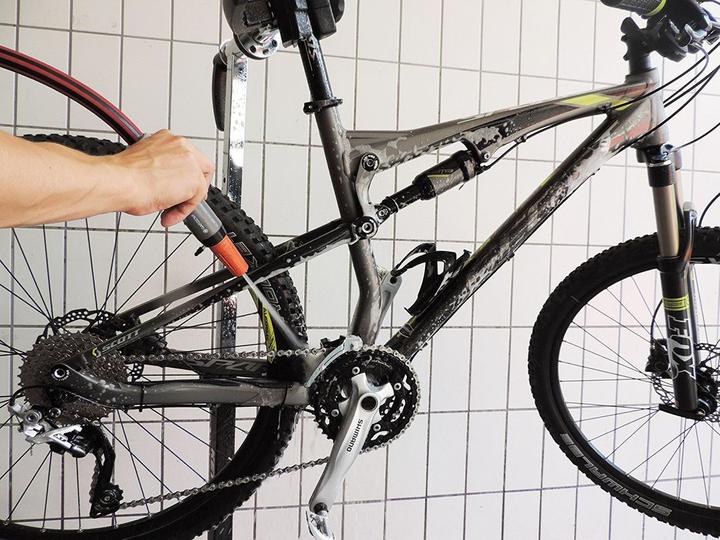 Actual product image F100 Bicycle cleaner (5000 ml, Universal Lubricant, Chain cleaner, Brake cleaner, Bicycle cleaner, Sponge)
