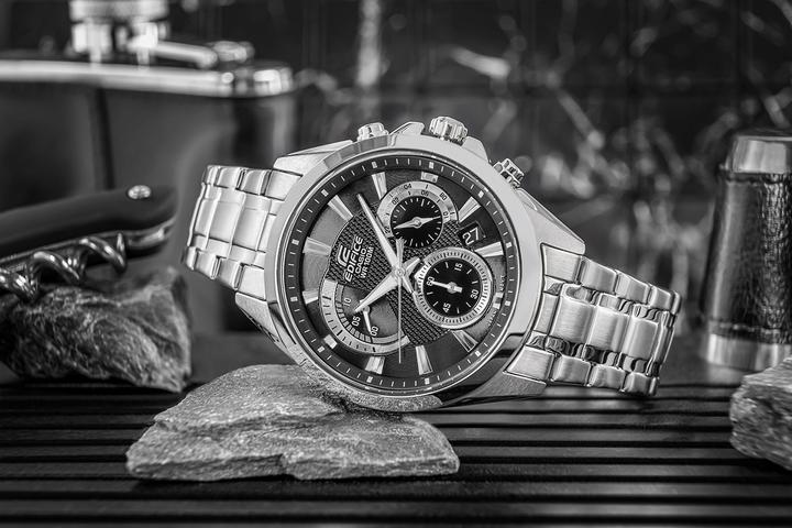 Actual product image Casio Edifice - EFV-580D-1AVUEF (Chronograph, 44 mm)