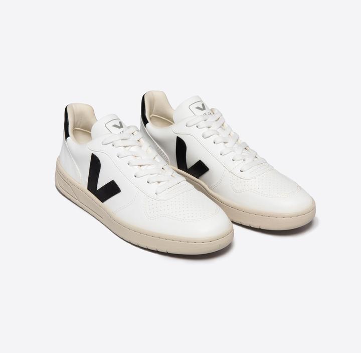 Actual product image Veja V-10 (43)