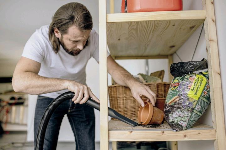 Actual product image Kärcher KWD 1 W V-12/2/18 (Wet dry vacuum cleaner)