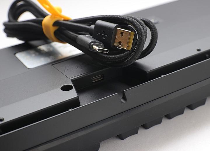 Actual product image Ducky Origin Gaming Keyboard, Cherry MX-Blue (DE, Cable)