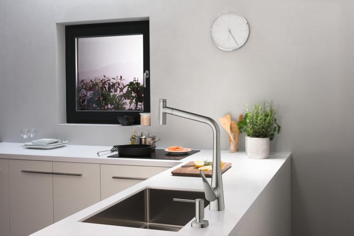 Actual product image hansgrohe METRIS SELECT sink mixer 320, 5, with sBox, pull-out spray, stainless steel look