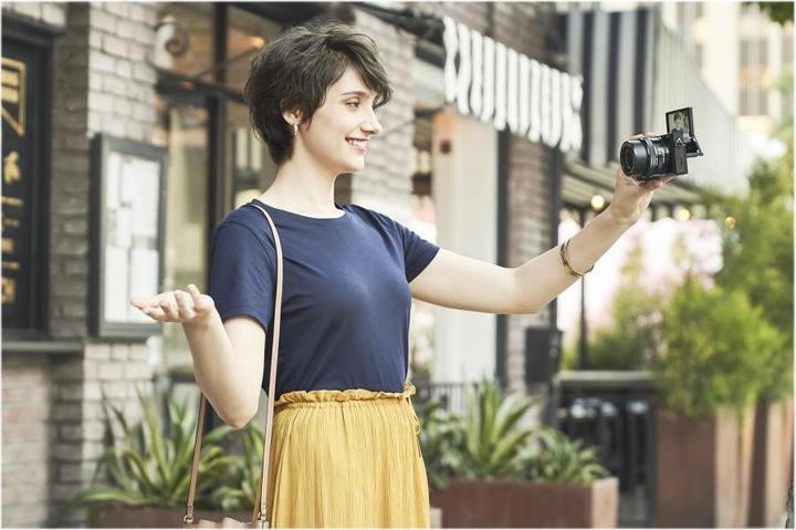 Produktbild Sony Alpha 6100 (24.20 Mpx, APS-C / DX)