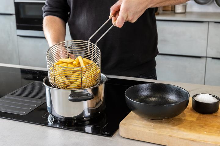Actual product image Kitchen Craft Deep frying pot and basket (Pot, Stainless steel)