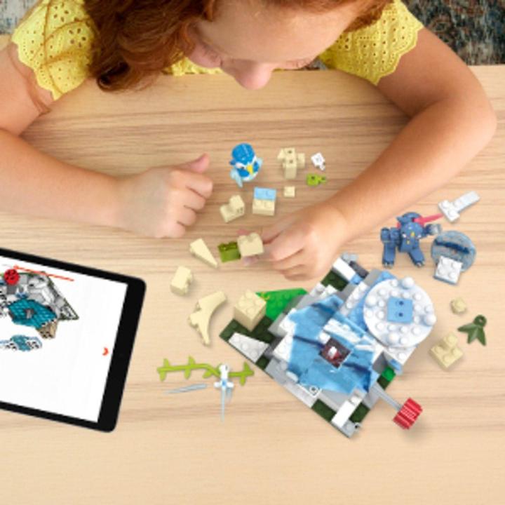 Actual product image Mega Construx Pokémon Piplup and Sneasel's Snow Day