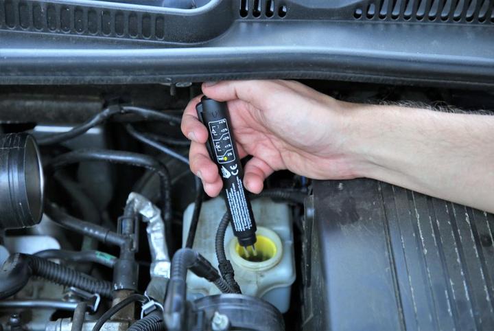 Produktbild Brilliant Tools Bremsflüssigkeitstester