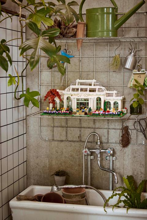 Actual product image LEGO The botanical garden (21353, LEGO Ideas, LEGO Rare Sets)