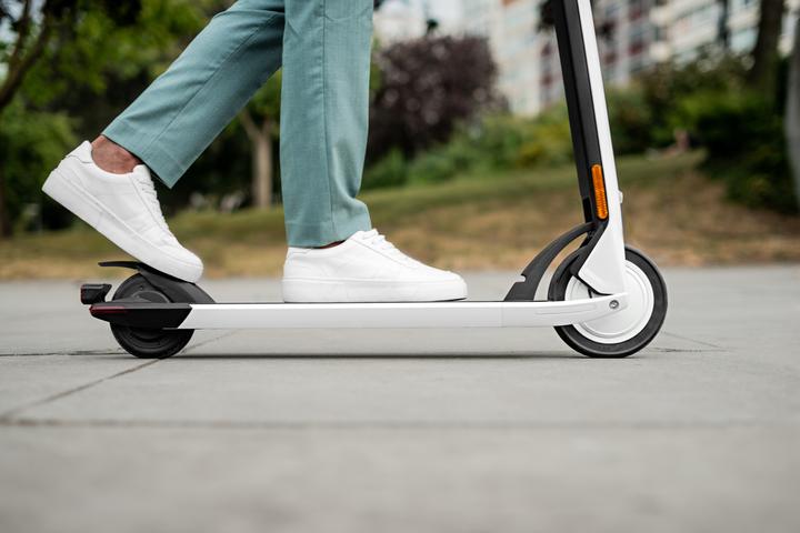 Produktbild Segway-Ninebot T15E (20 km/h, 12 km, 250 W)