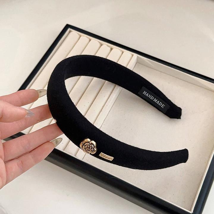 Actual product image Alopini Elegant velvet flower headband - vintage-inspired, fashionable hair accessory