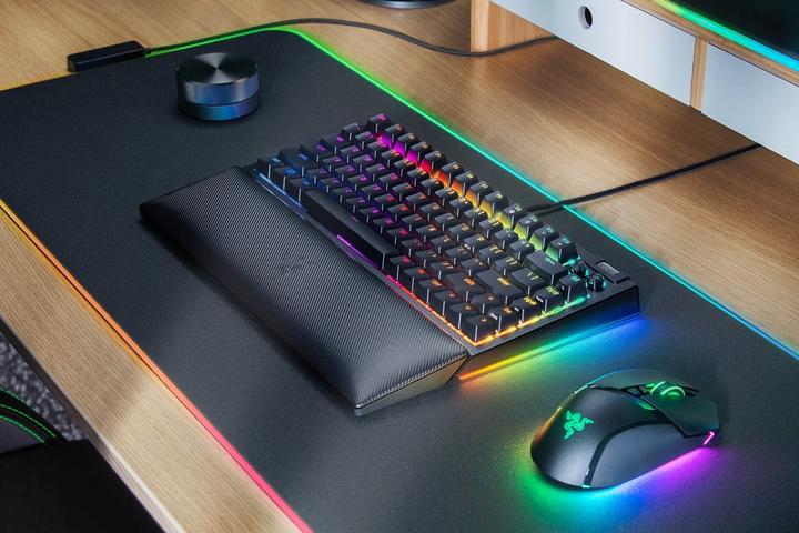 Actual product image Razer BlackWidow V4 (US, Cable)