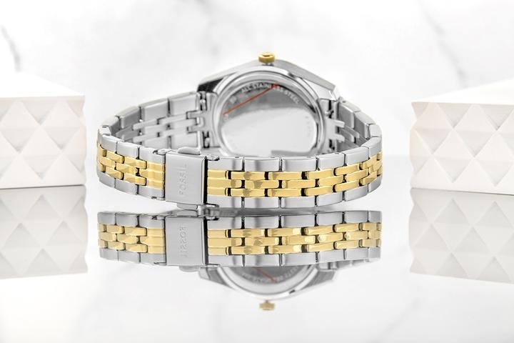 Actual product image Fossil Scarlette Mini (Analogue wristwatch, 32 mm)