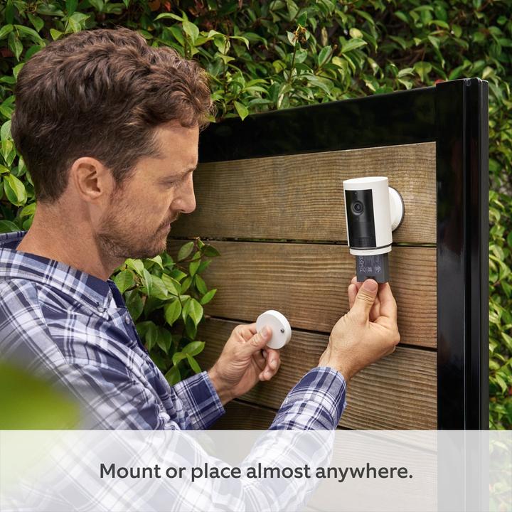 Actual product image Ring Outdoor Cam Plus - Battery - White - EU (2048 x 1080 Pixels)