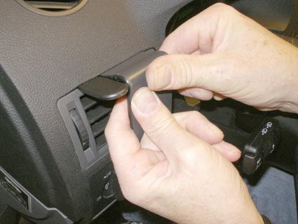 Actual product image Brodit ProClip Left mount - Holder for cell phone