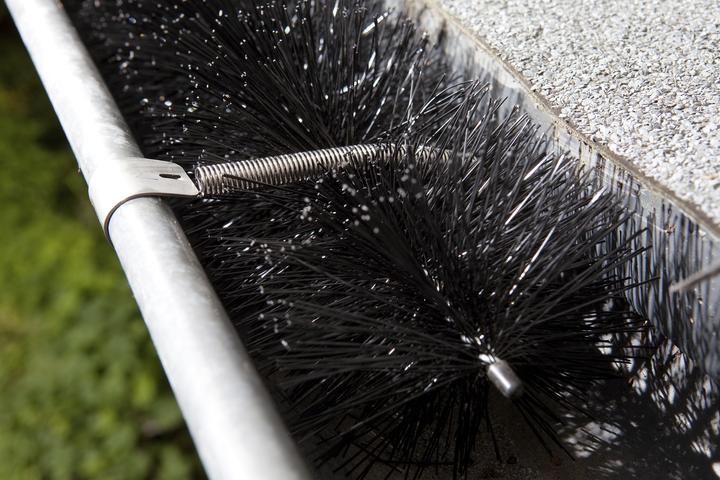Actual product image Westfalia Gutter hedgehog - wind protection set of 4 for gutters 150-200 mm