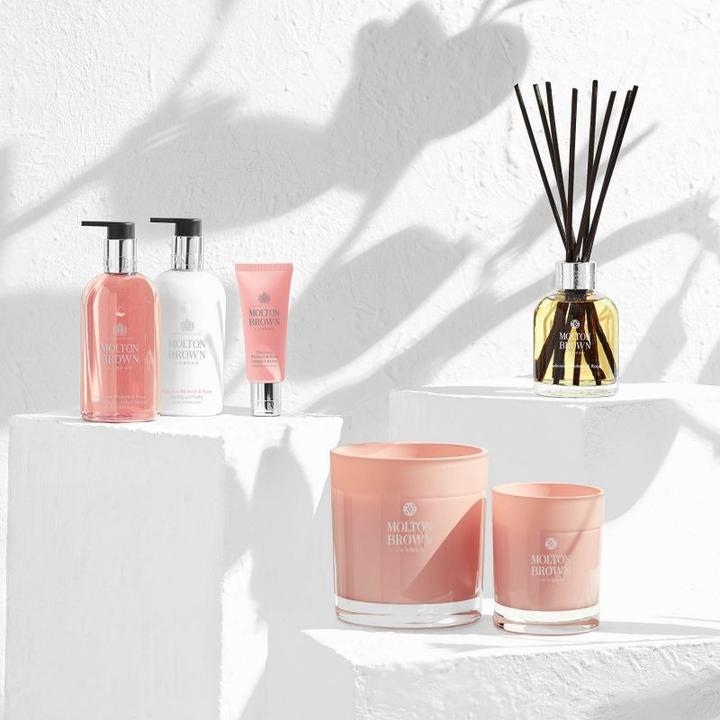 Produktbild Molton Brown Delicious Rhubarb Rose (Flüssigseife, 300 ml)