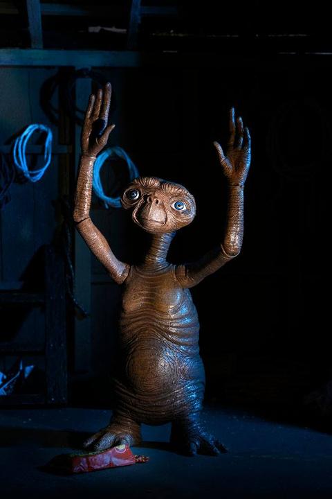 Actual product image Neca E.T. - The Extra-Terrestrial: Ultimate E.T.