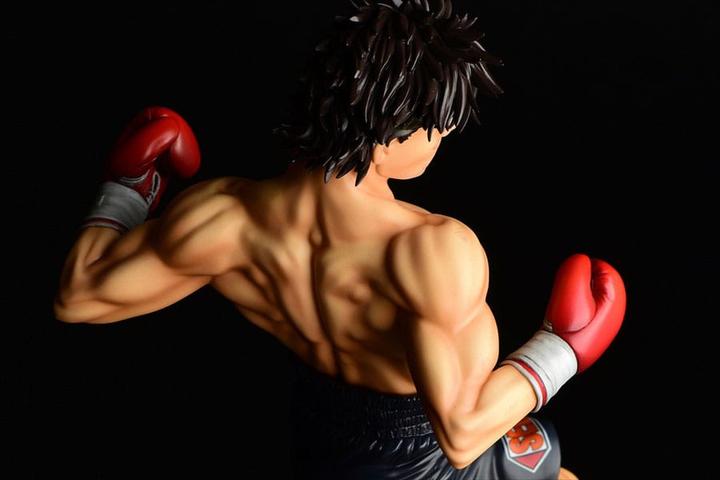 Actual product image Orca Hajime no Ippo statuette PVC 1/6 Takeshi Sendou Finish Blow Ver. Damage 29 cm