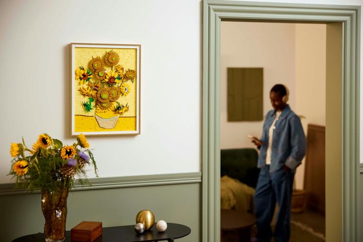 Immagine prodotto LEGO Vincent van Gogh - Girasoli (31215, LEGO DC, Set LEGO rari)