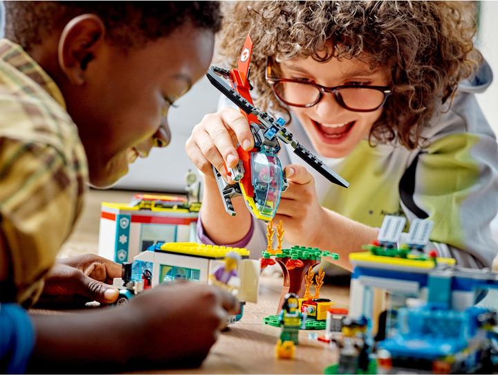 Immagine prodotto LEGO 60371 Sede del veicolo di soccorso (60371, LEGO City)