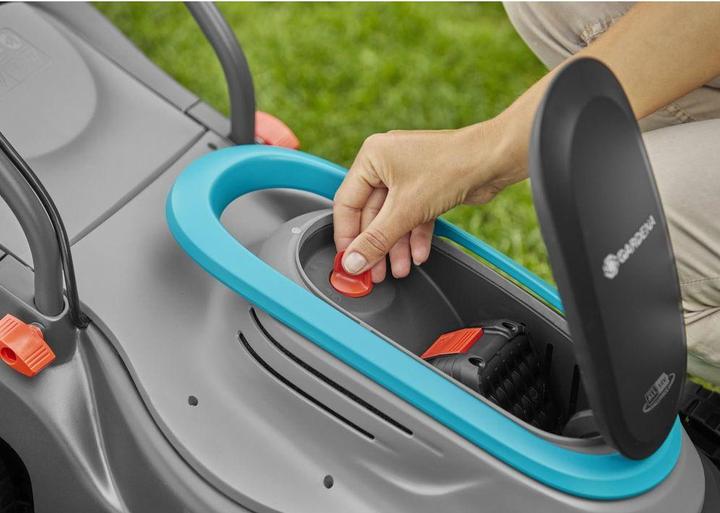 Actual product image Gardena Battery Lawnmower PowerMax 32/18V P4A Ready-To-Use Set (Rechargeable battery operated)