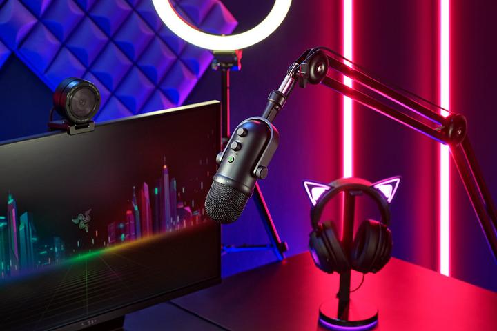 Actual product image Razer Seiren V2 Pro