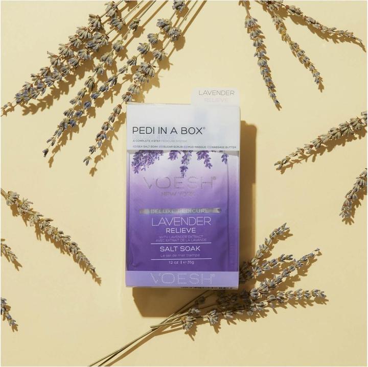 Produktbild Voesh Pedi In A Box Deluxe 4 Step Lavender Relieve (Fusscrème & Fussgel, Fussmaske, Fussbad)