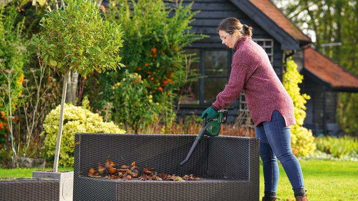 Actual product image Bosch Home & Garden UniversalLeafBlower 18V-130 (Rechargeable battery operated, Leaf blower)