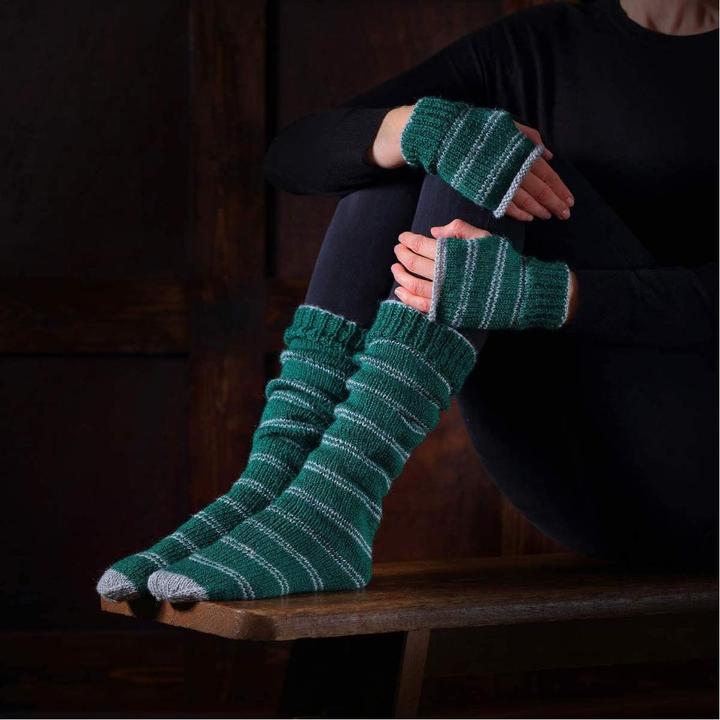 Produktbild Thumbs Up Harry Potter - Slytherin Strick Set Haussocken und Fäustlinge