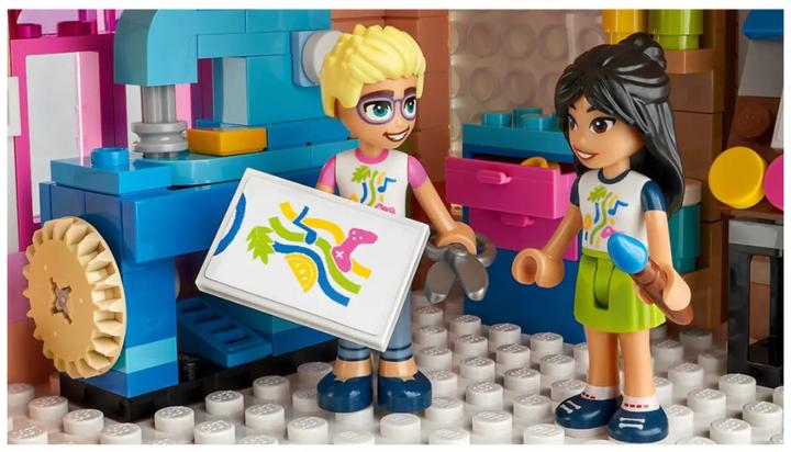 Produktbild LEGO Heartlake City Gemeinschaftszentrum (41748, LEGO Friends)