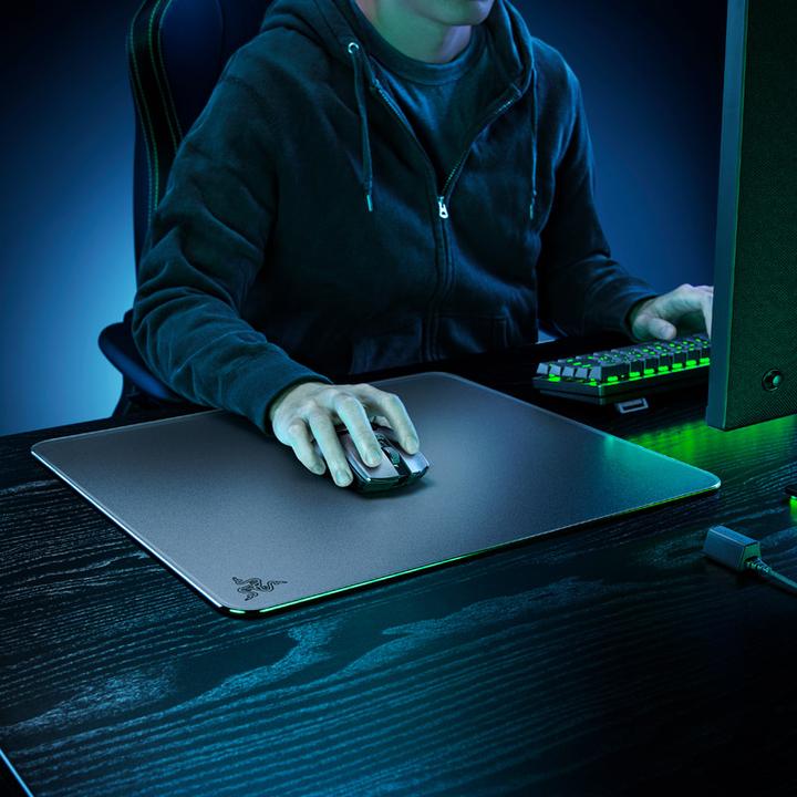 Actual product image Razer Atlas (L)