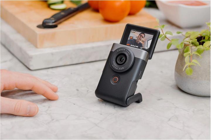 Actual product image Canon PowerShot V10 Starter Kit (20.90 Mpx, 30p)