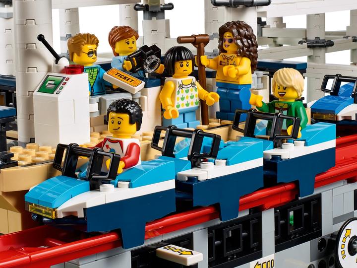 Actual product image LEGO Roller coaster (10261, LEGO Creator Expert)